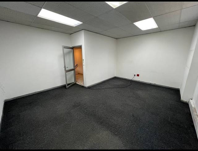 661M² WAREHOUSE TO LET IN STRIJDOMPARK